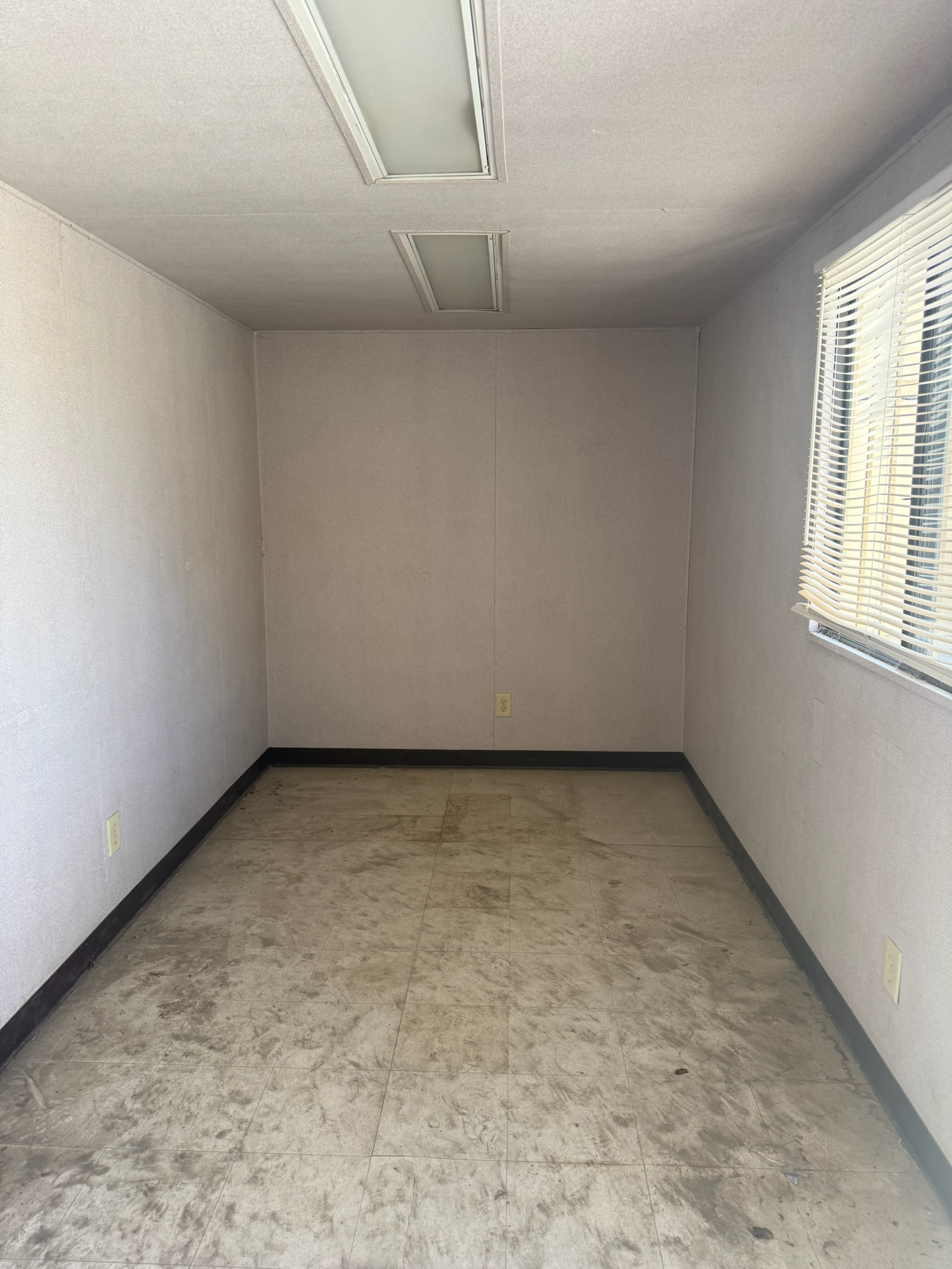 20' Office Container image 4