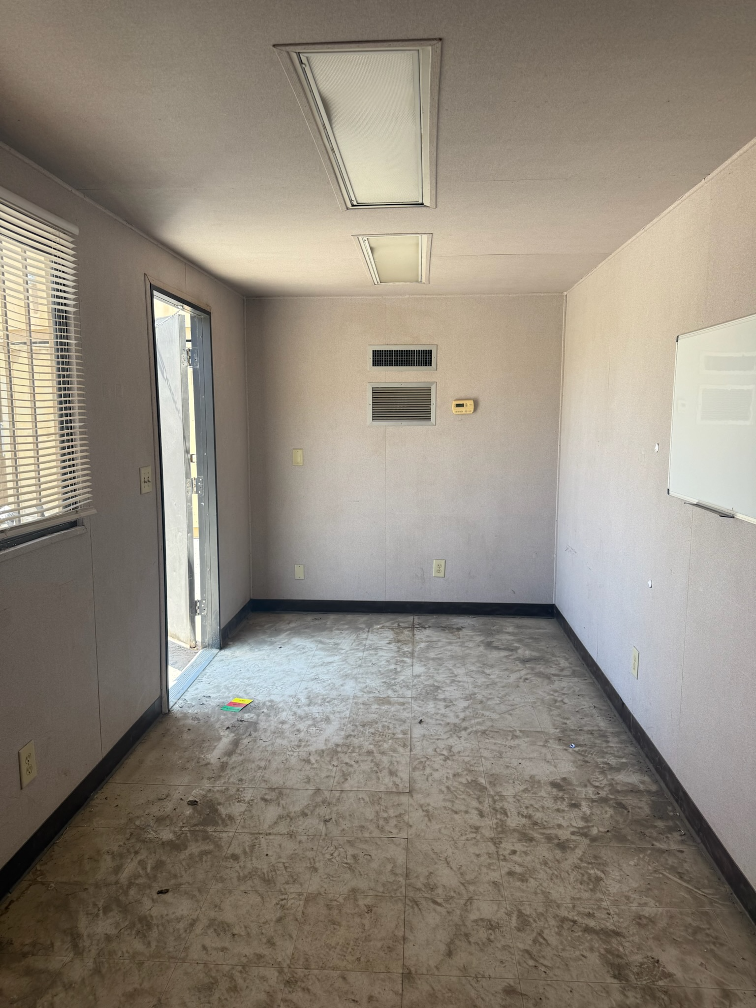 20' Office Container image 5