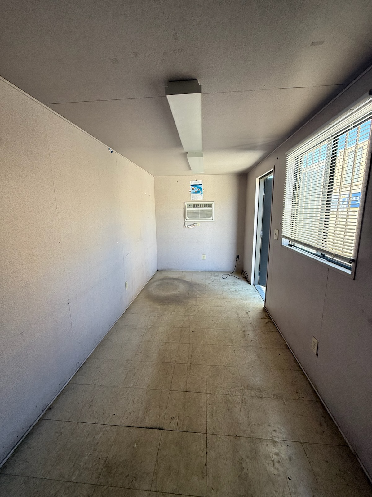 40' Office Container image 4