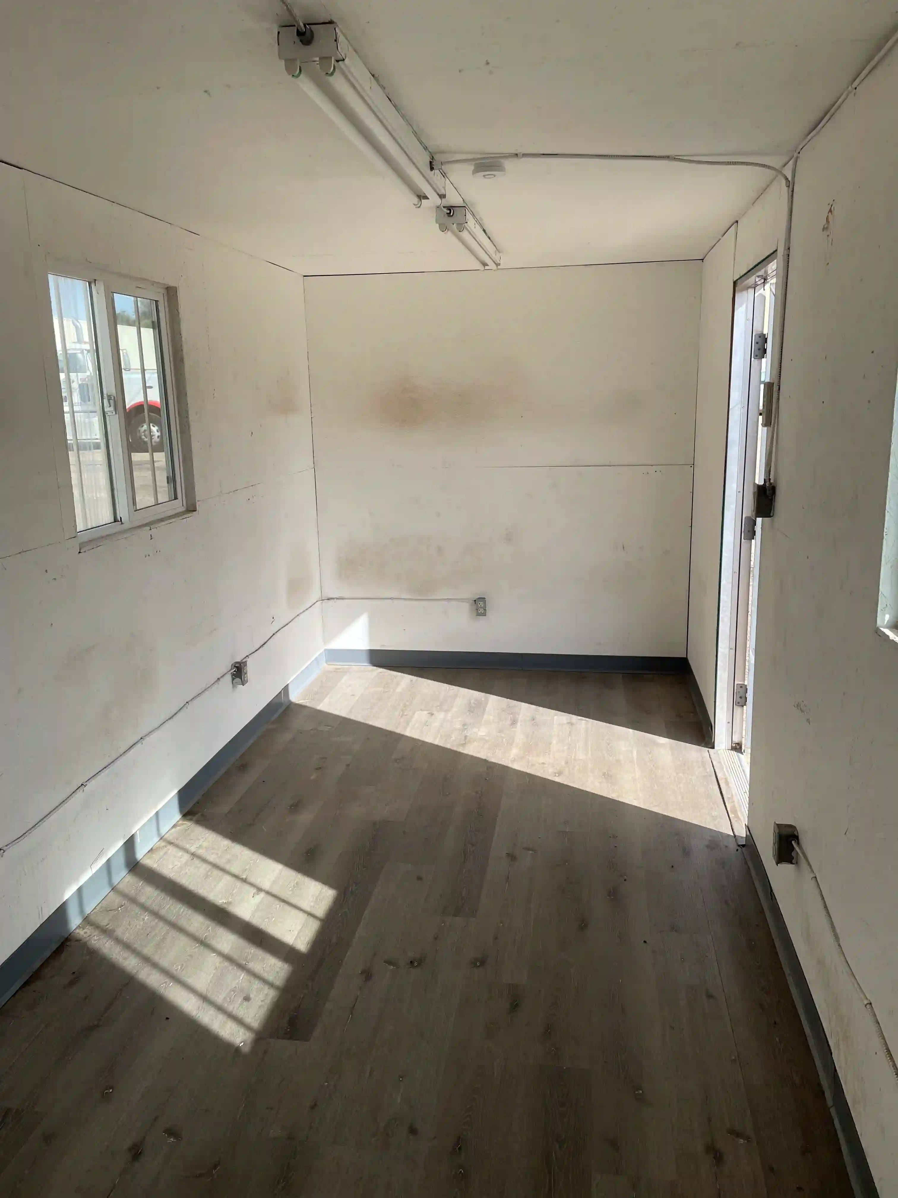 20' Office Container image 4
