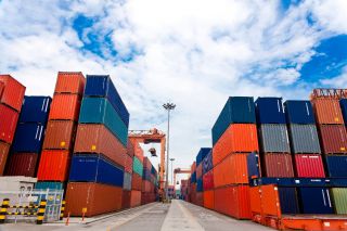 stacking_shipping_containers.jpg